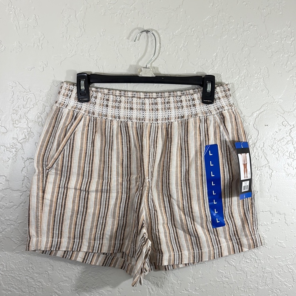 Briggs New York Beige and White Striped High Waist Shorts